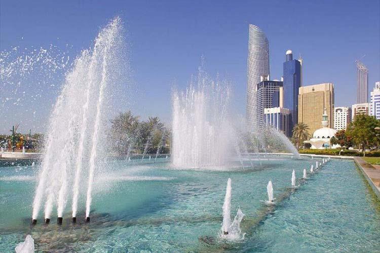 喷泉设计施工并不是独自存在的，而是作为整体景观的一部分出现在出现在大型广场、公园、步行街、小区等场合