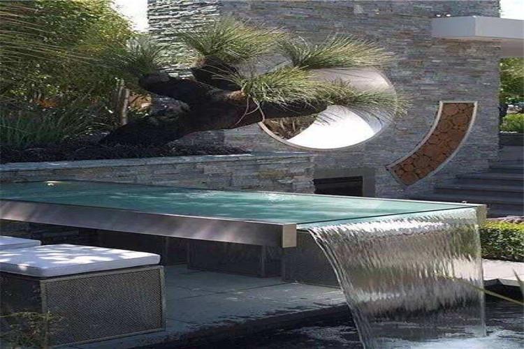 庭院小喷泉水池较好不要设计成梯形,方形,沟型等,这些形状都容易让水